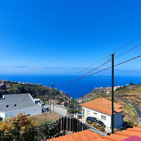 Rustic Calheta House