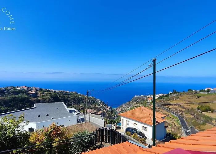 Rustic Calheta House
